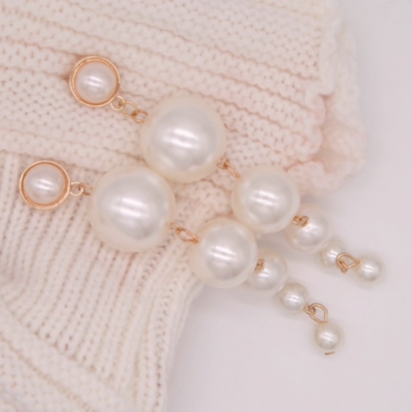 Pearl Cascade Drop Dangle Earrings - Picture 5 of 8